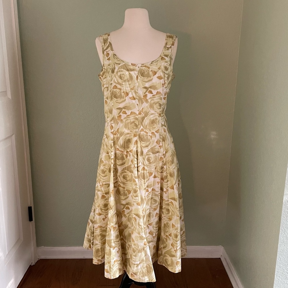 Summer Midi Dress with Pockets!